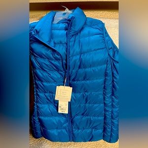 Ultra light down blue vest; XS— Bust 31-33 inches